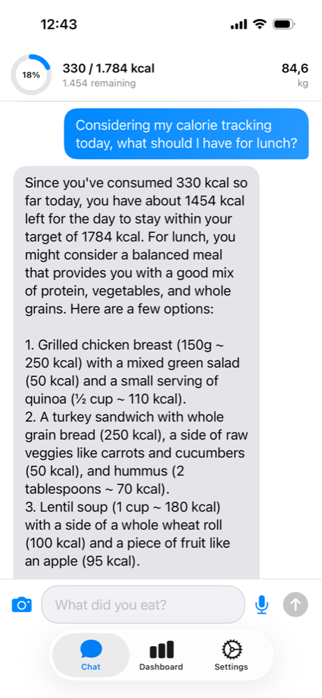 Chat screen where the user asks what to have for lunch and the app suggests three options within the remaining calories.